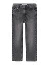 Knabenjeans weite, gerade Form