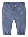 Weiche Babyjeans mit Bluemlistickerei 